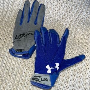 UA sport gloves Size S